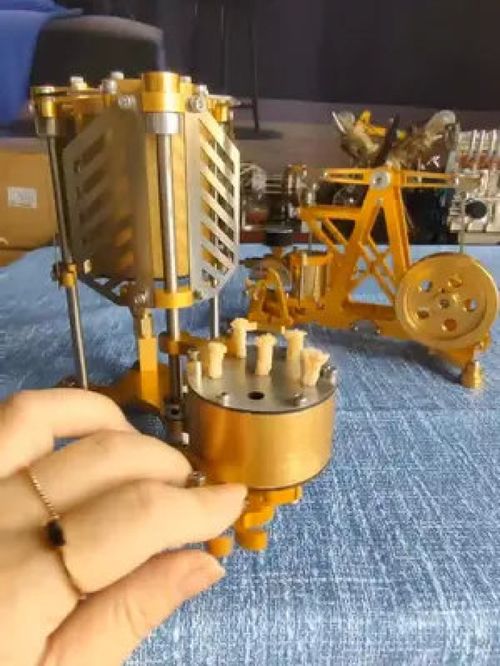 瓦特蒸汽機迷你模型機 朋克風擺件工藝品,申明 本人純爺們,這是同事錄制 機械原理 蒸汽機 朋克風 擺件